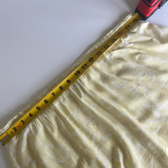 Nine West Lightweight Floral Pale Yellow and White Flared Midi Skirt - Picture 6 of 7